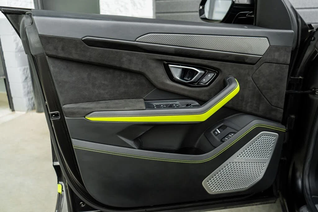 2022 Lamborghini Urus - Image 23 of 31