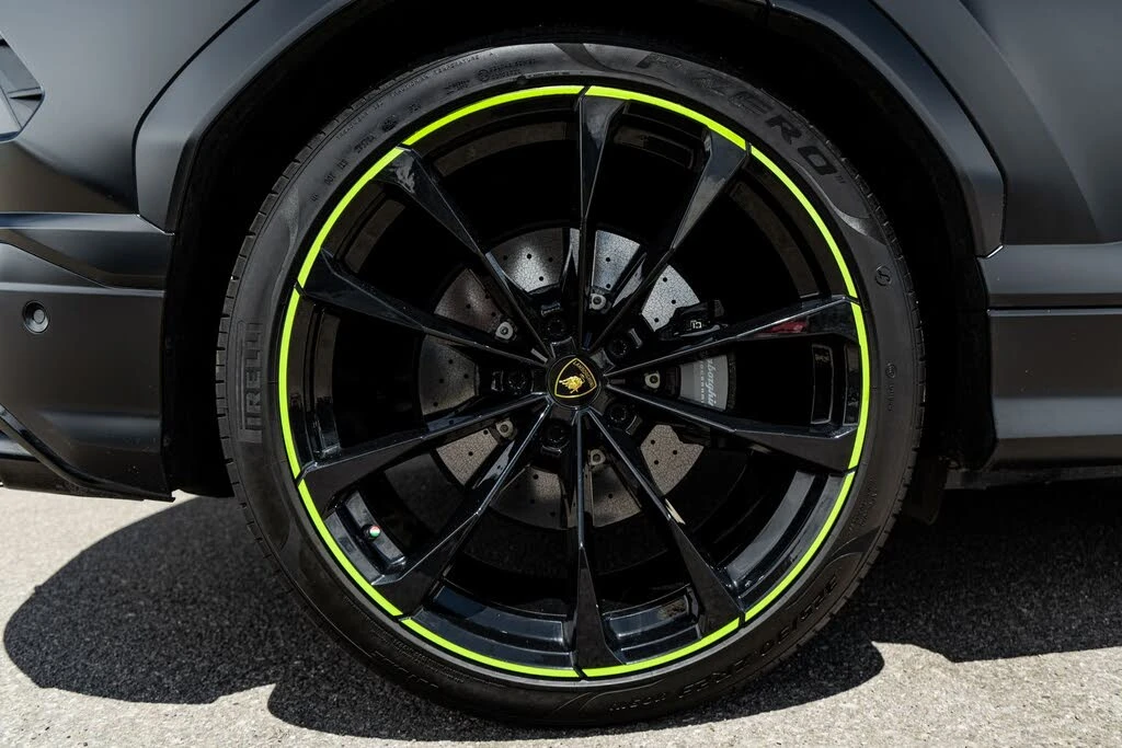 2022 Lamborghini Urus - Image 15 of 31