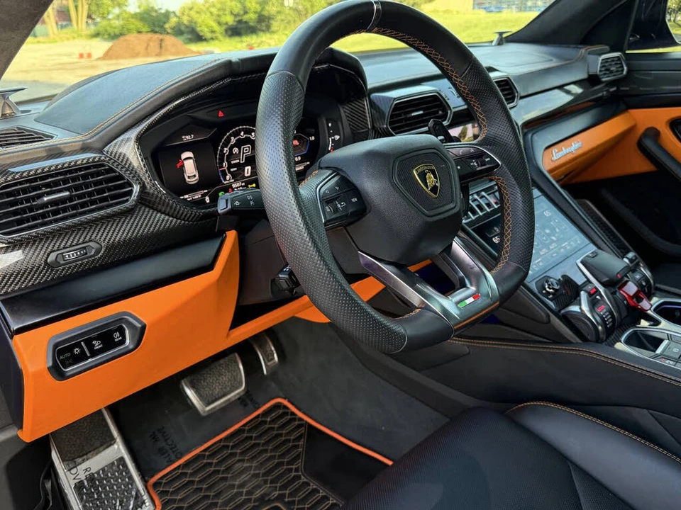 2022 Lamborghini Urus - Image 25 of 31