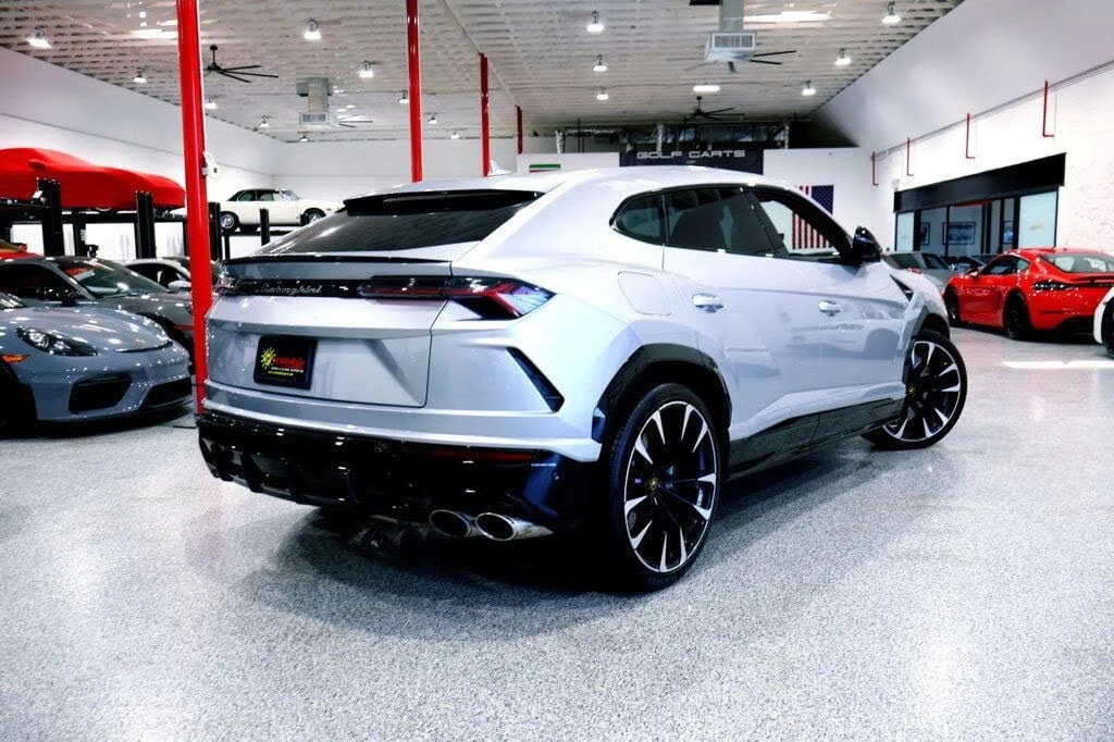 2022 Lamborghini Urus - Image 13 of 31