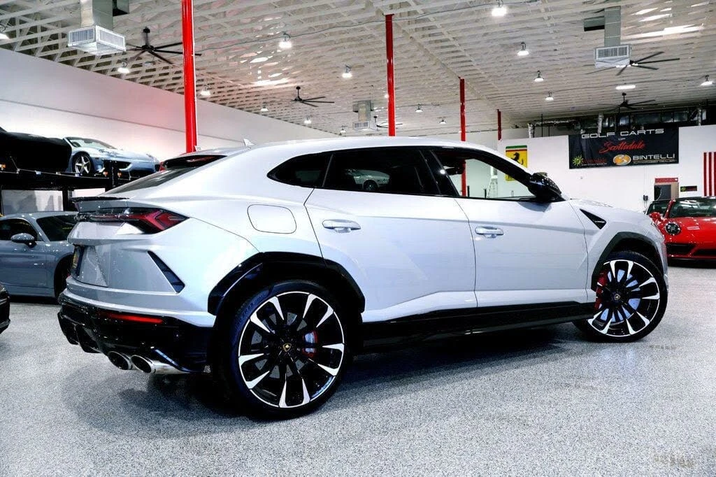 2022 Lamborghini Urus - Image 11 of 31