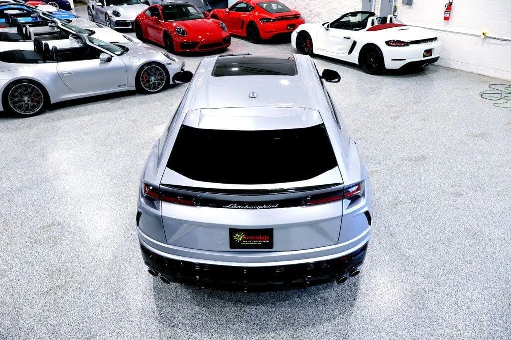 2022 Lamborghini Urus - Image 16 of 31