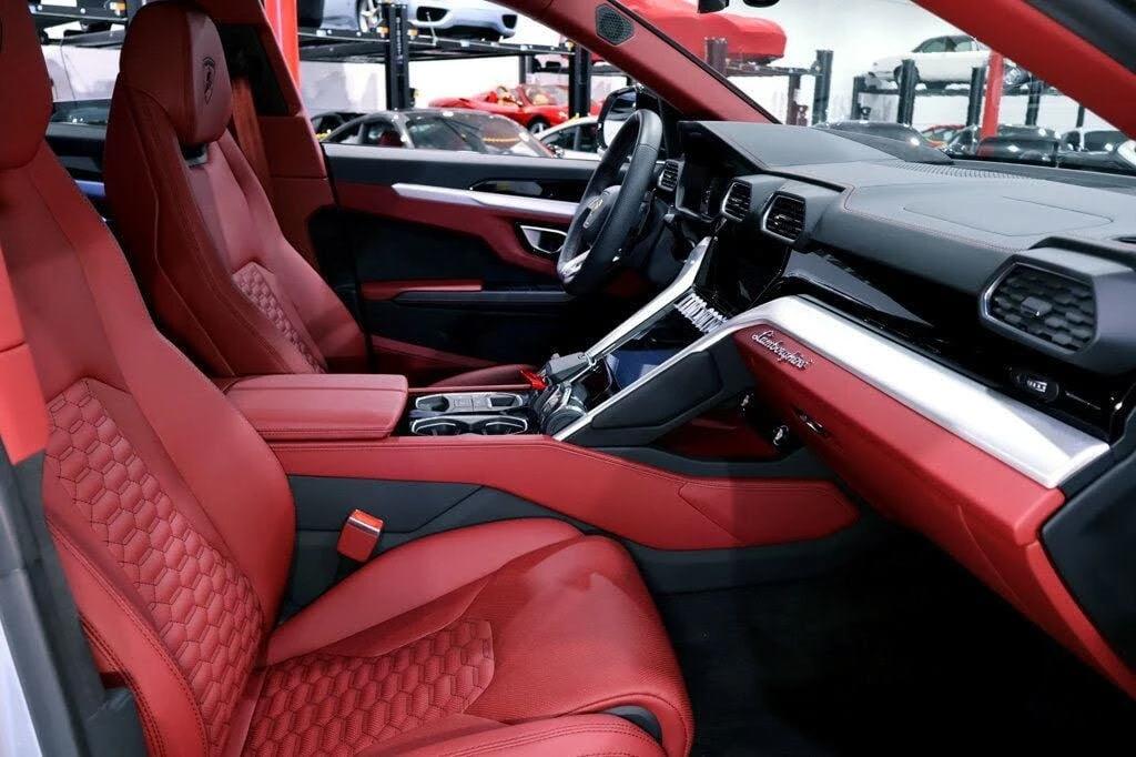 2022 Lamborghini Urus - Image 25 of 31