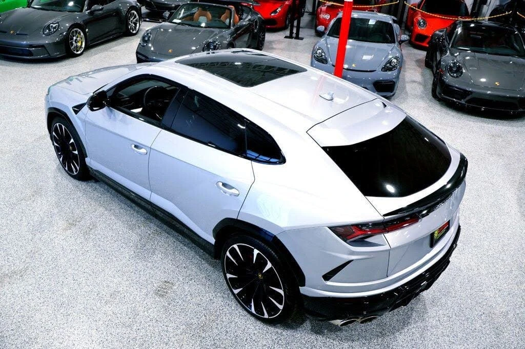2022 Lamborghini Urus - Image 10 of 31