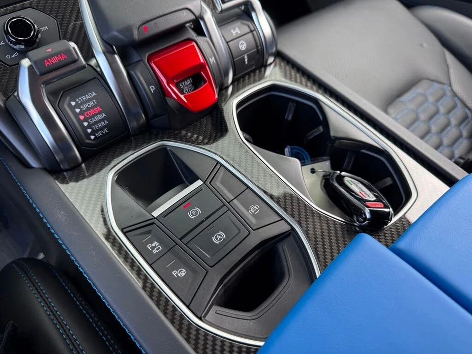 2022 Lamborghini Urus - Image 27 of 31