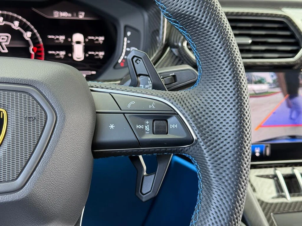 2022 Lamborghini Urus - Image 26 of 31