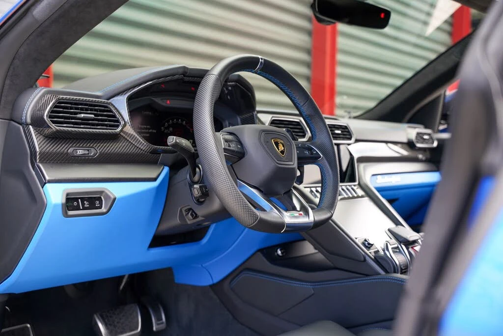 2022 Lamborghini Urus - Image 16 of 31