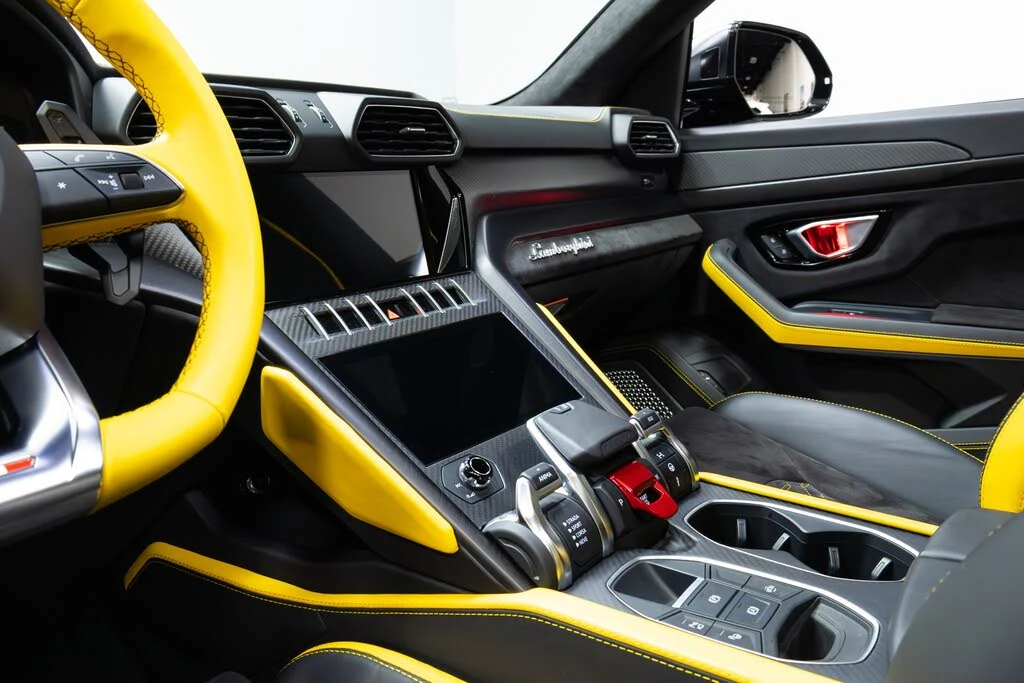 2022 Lamborghini Urus - Image 13 of 31