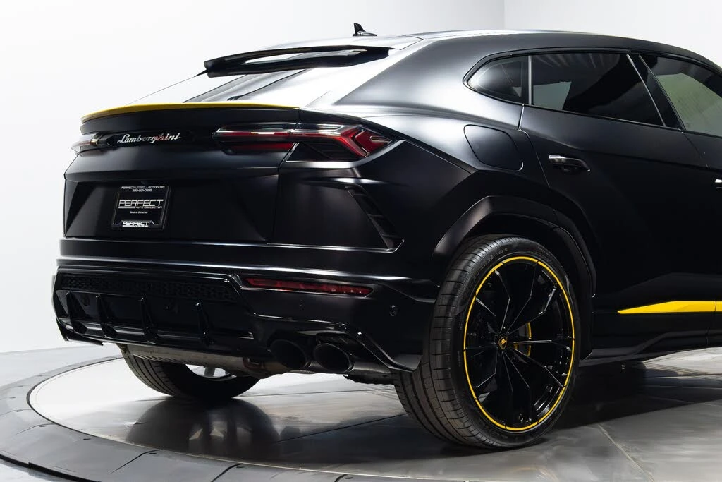 2022 Lamborghini Urus - Image 18 of 31