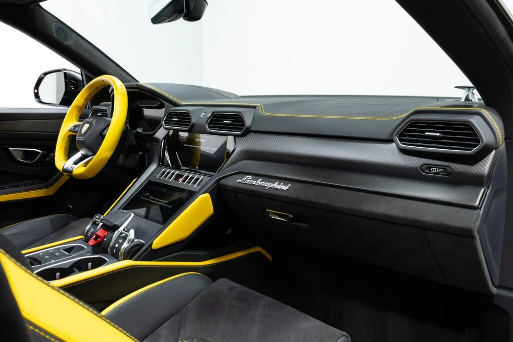 2022 Lamborghini Urus - Image 28 of 31