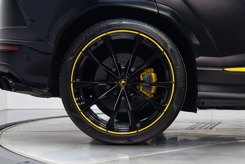 2022 Lamborghini Urus - Image 21 of 31