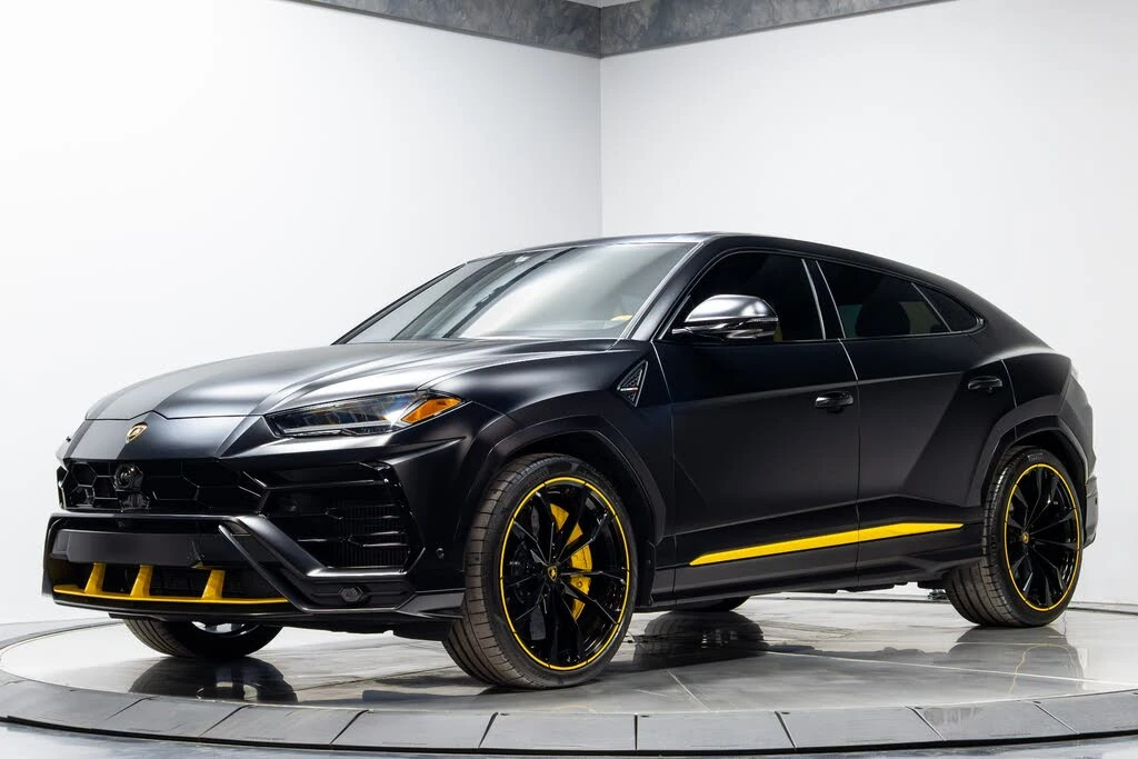 2022 Lamborghini Urus - Image 2 of 31