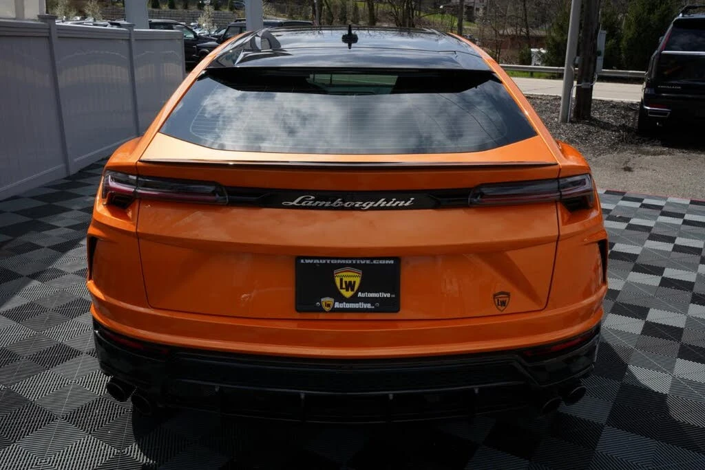 2022 Lamborghini Urus - Image 7 of 31