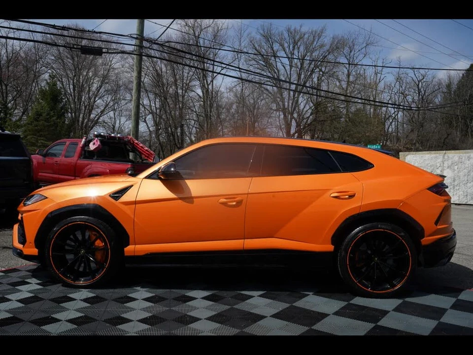 2022 Lamborghini Urus - Image 11 of 31