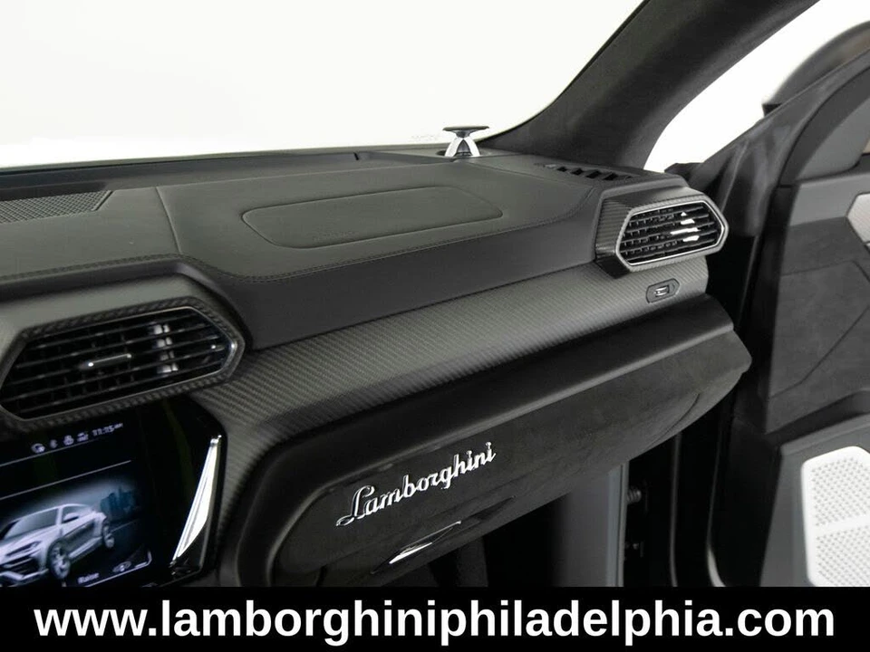 2022 Lamborghini Urus - Image 29 of 31