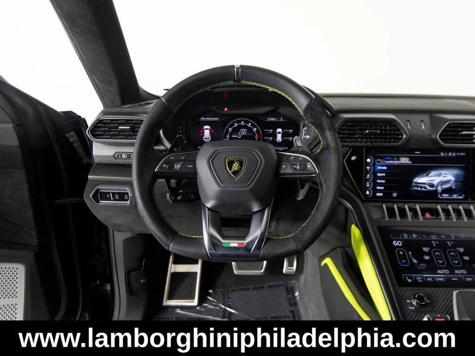 2022 Lamborghini Urus - Image 17 of 31
