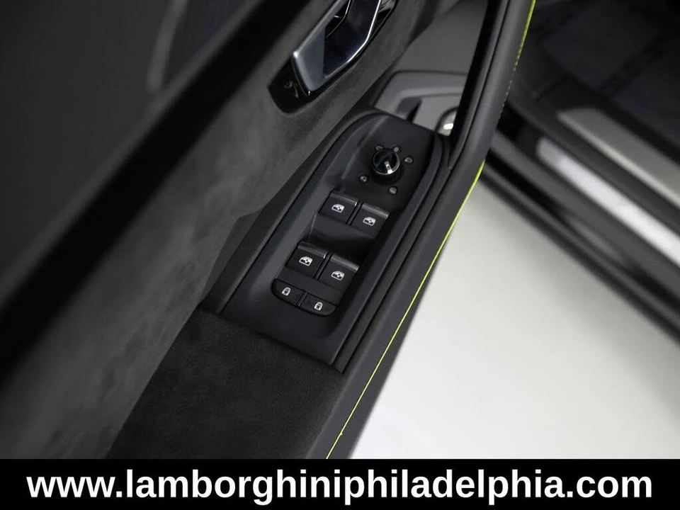 2022 Lamborghini Urus - Image 14 of 31