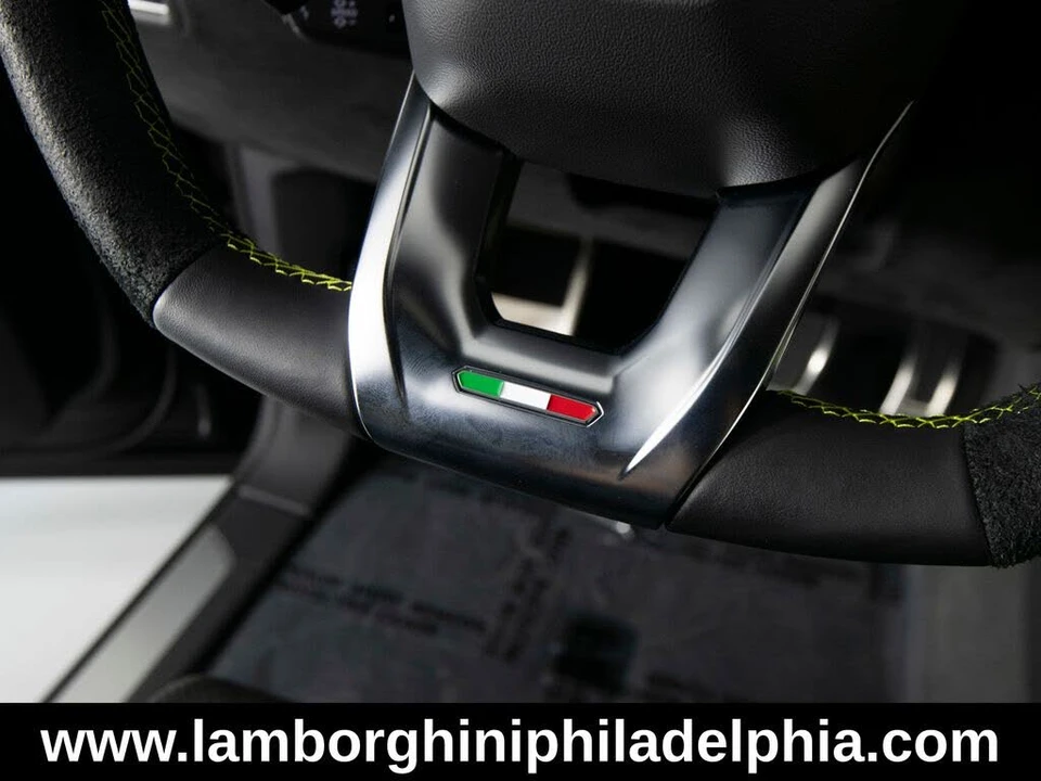 2022 Lamborghini Urus - Image 20 of 31