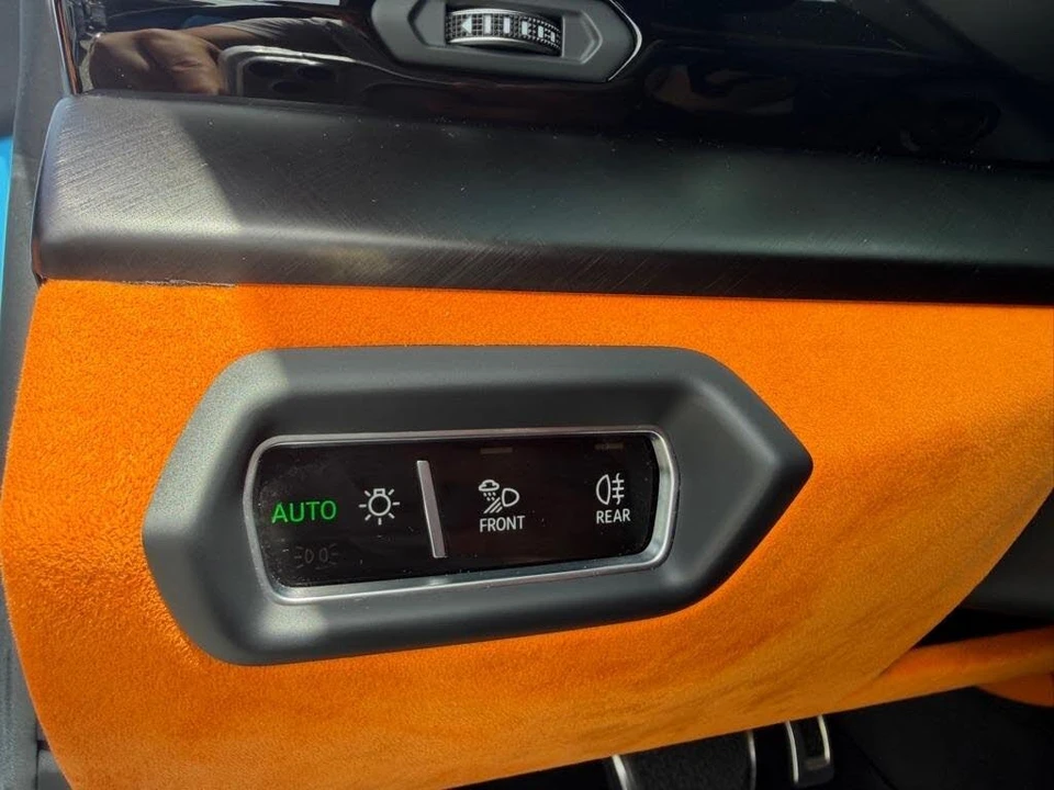 2022 Lamborghini Urus - Image 24 of 31