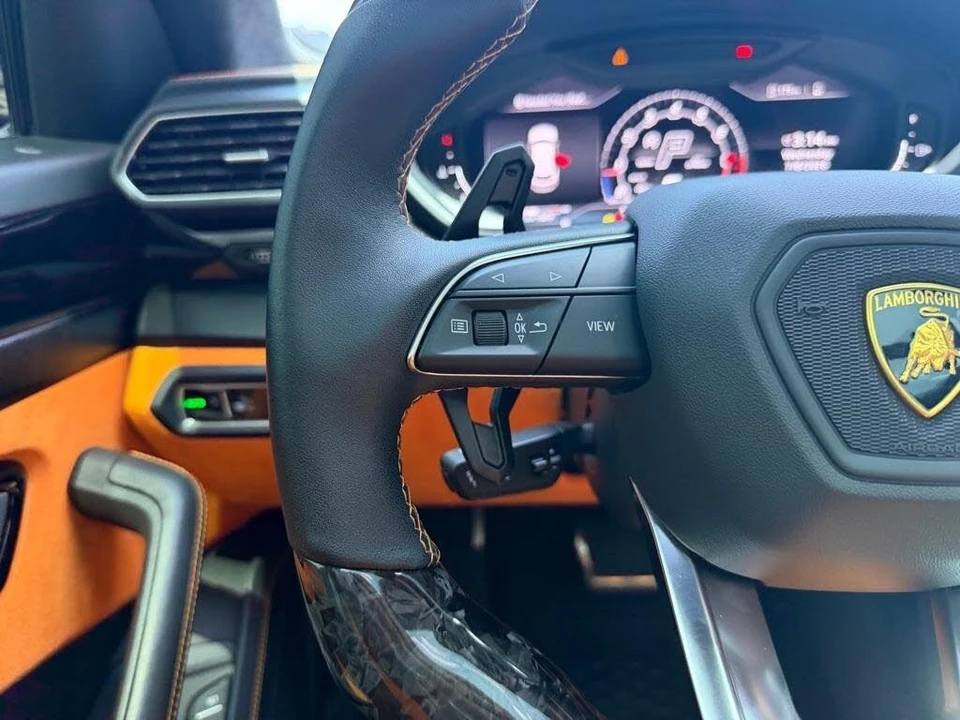 2022 Lamborghini Urus - Image 21 of 31