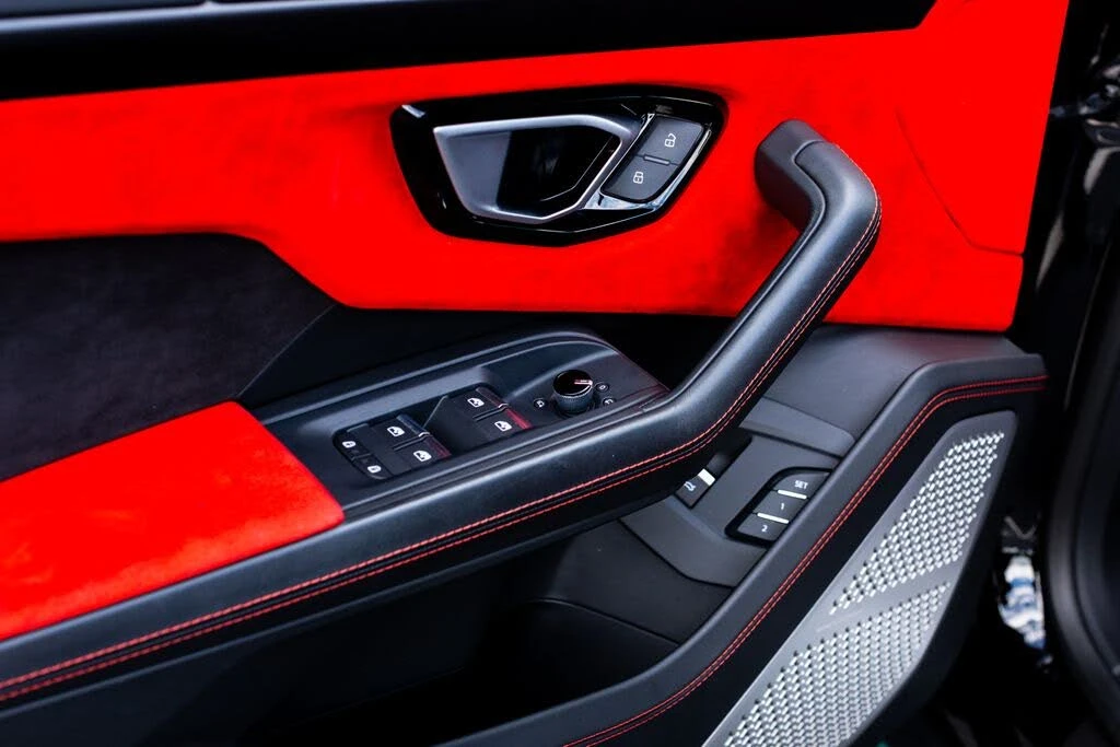 2022 Lamborghini Urus - Image 24 of 31