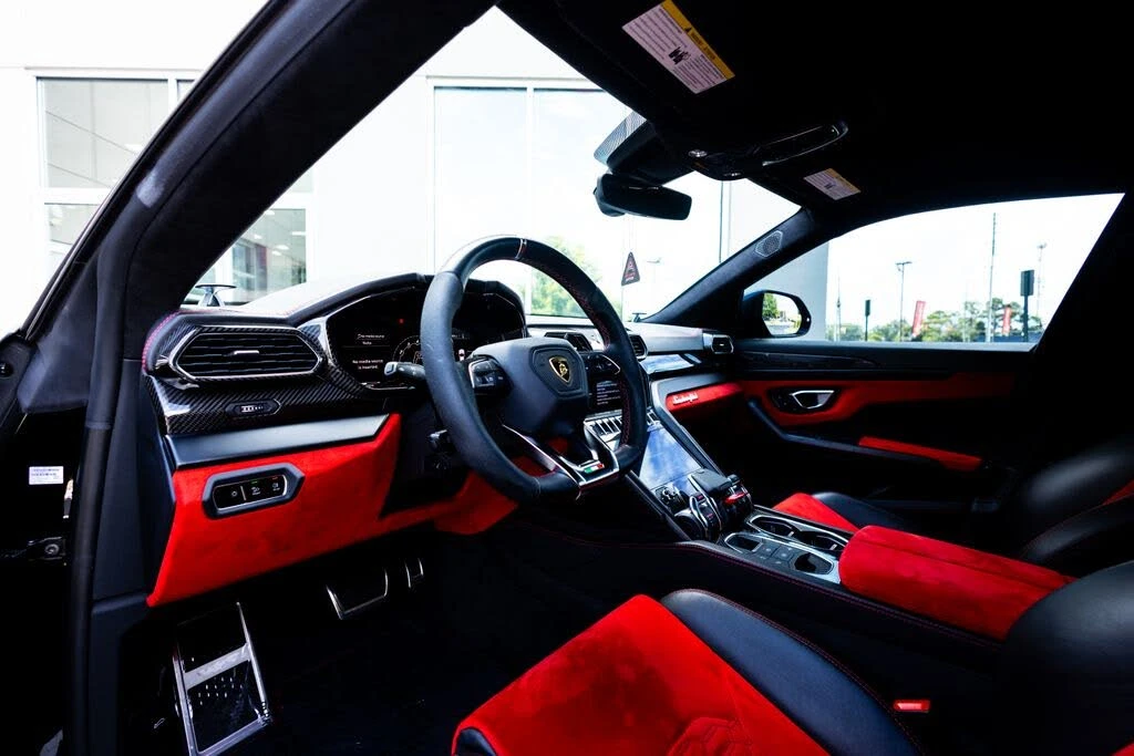 2022 Lamborghini Urus - Image 29 of 31
