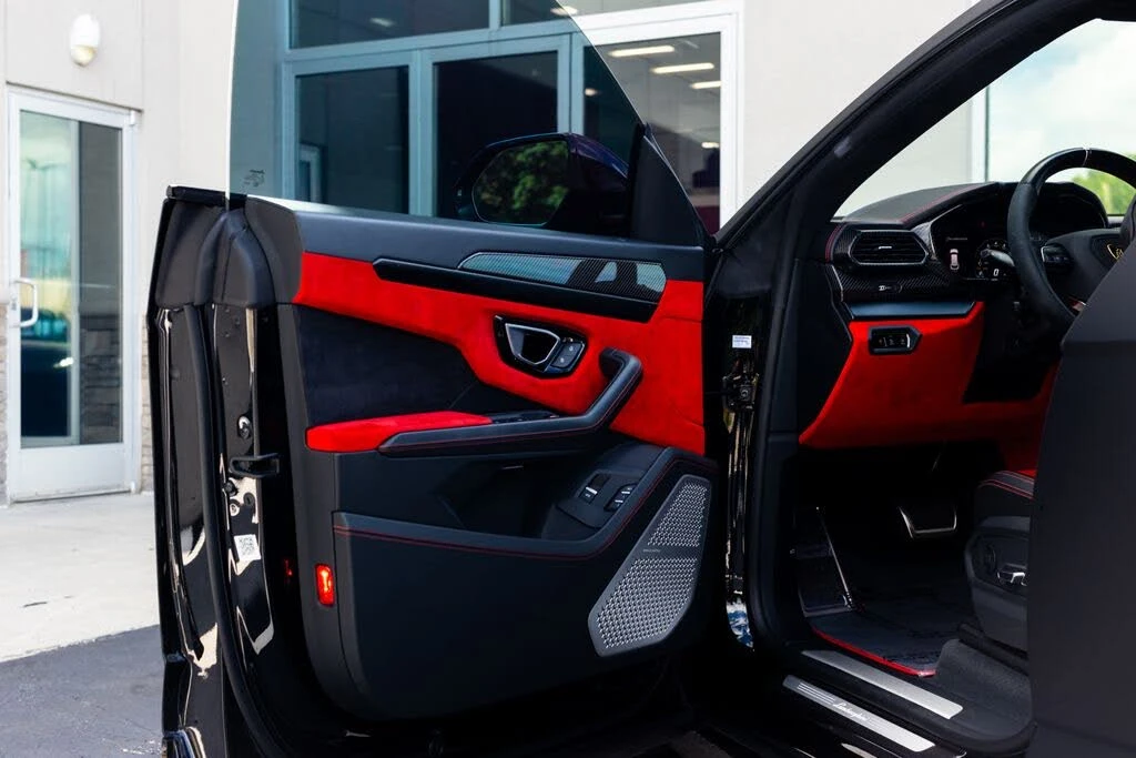 2022 Lamborghini Urus - Image 23 of 31