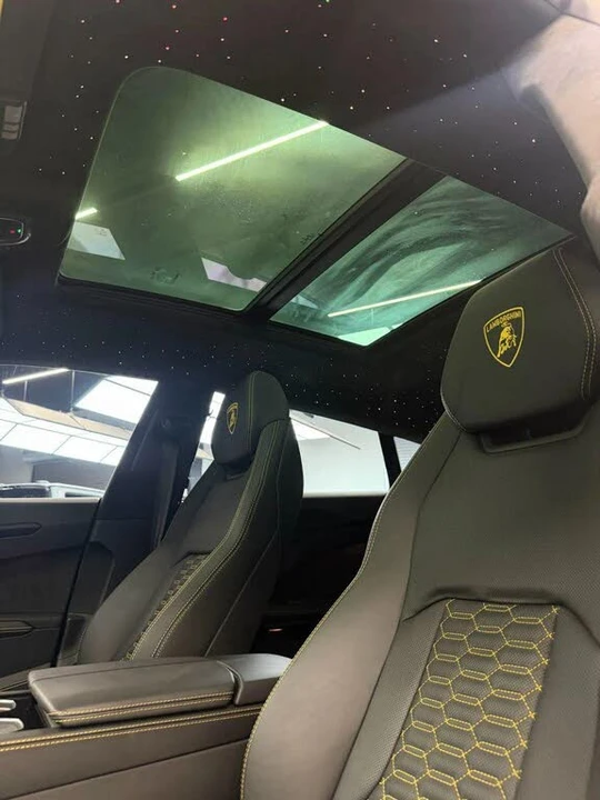 2022 Lamborghini Urus - Image 12 of 31