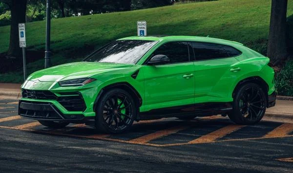 2022 Lamborghini Urus - Image 11 of 12