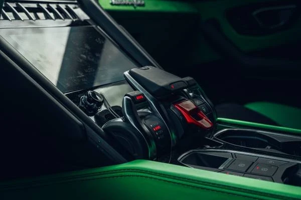 2022 Lamborghini Urus - Image 5 of 12