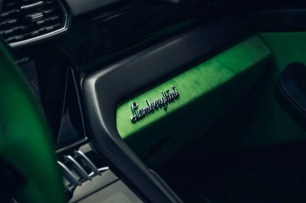 2022 Lamborghini Urus - Image 9 of 12