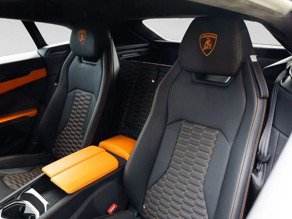 2022 Lamborghini Urus - Image 19 of 31