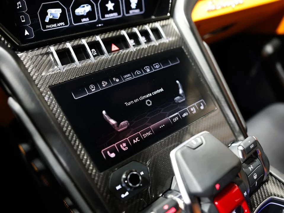 2022 Lamborghini Urus - Image 24 of 31