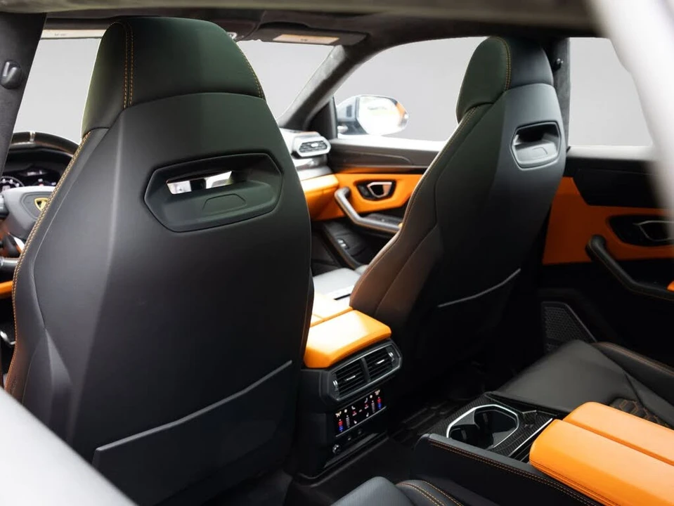 2022 Lamborghini Urus - Image 18 of 31