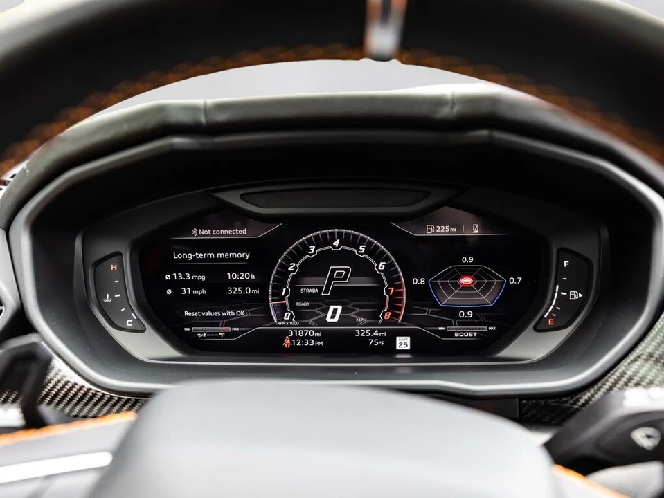 2022 Lamborghini Urus - Image 14 of 31