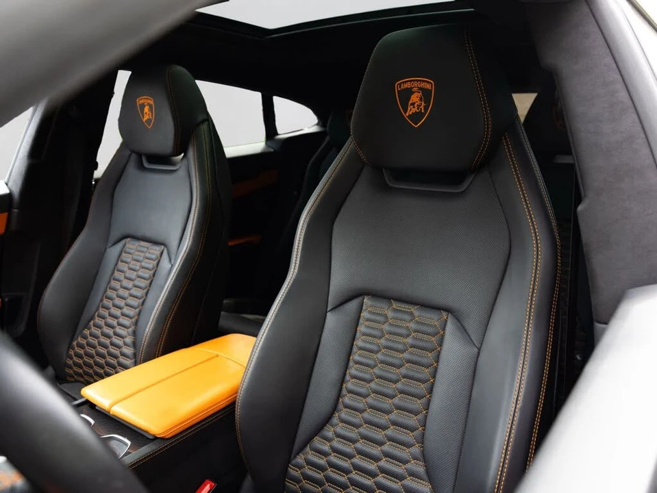 2022 Lamborghini Urus - Image 11 of 31