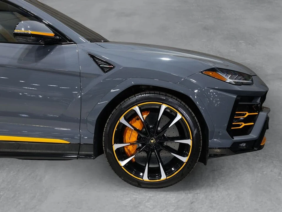 2022 Lamborghini Urus - Image 27 of 31