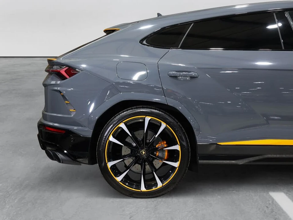 2022 Lamborghini Urus - Image 28 of 31