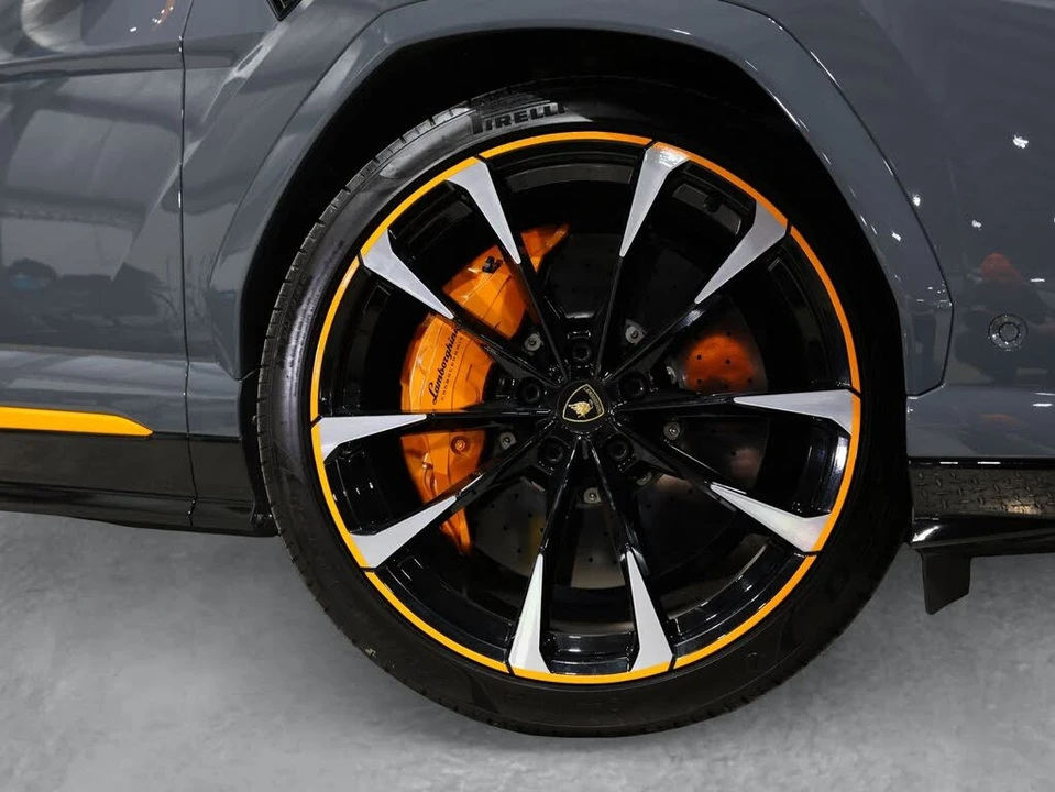 2022 Lamborghini Urus - Image 7 of 31