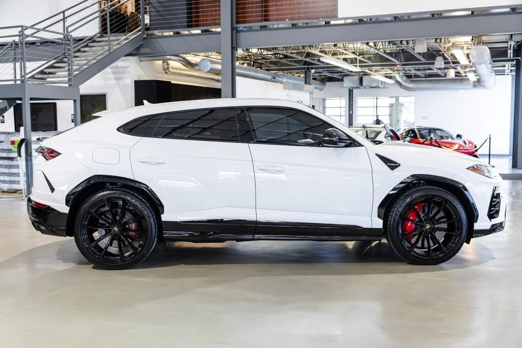 2022 Lamborghini Urus - Image 7 of 31