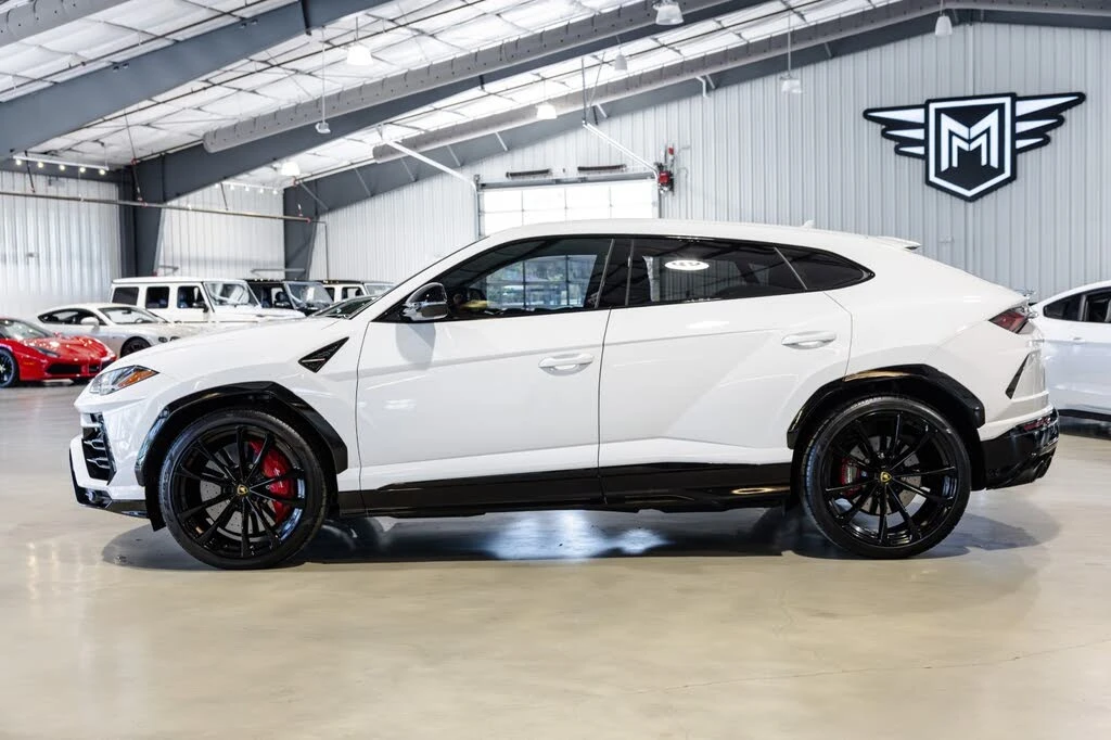 2022 Lamborghini Urus - Image 3 of 31