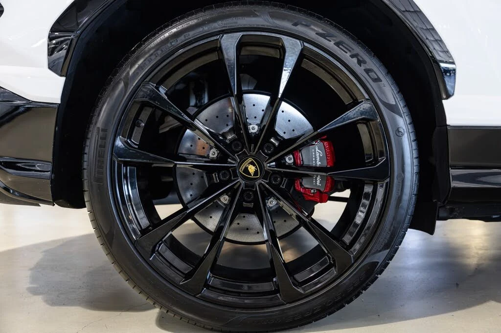 2022 Lamborghini Urus - Image 21 of 31