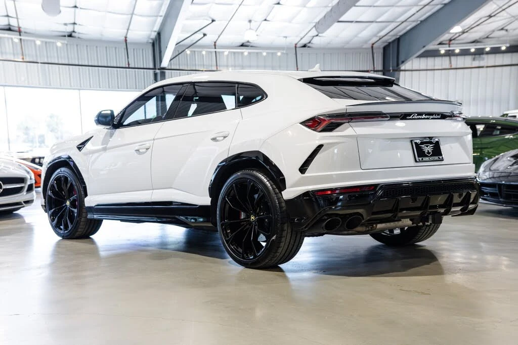 2022 Lamborghini Urus - Image 4 of 31