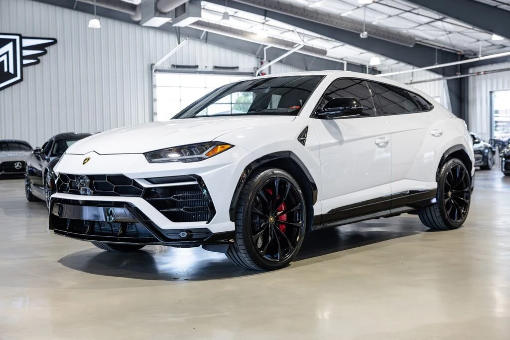 2022 Lamborghini Urus - Image 2 of 31