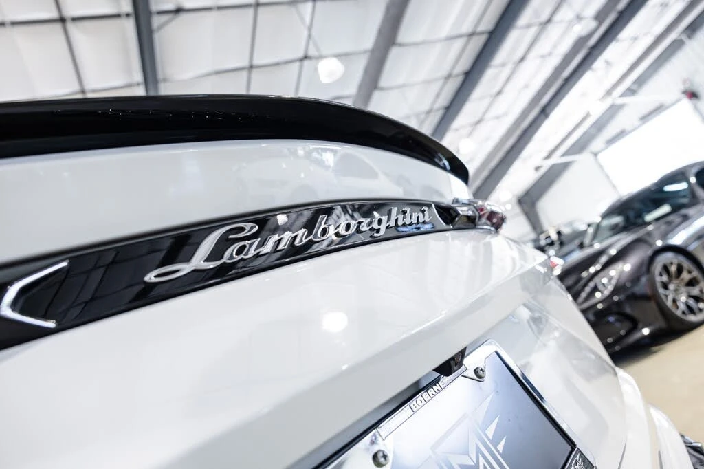2022 Lamborghini Urus - Image 15 of 31