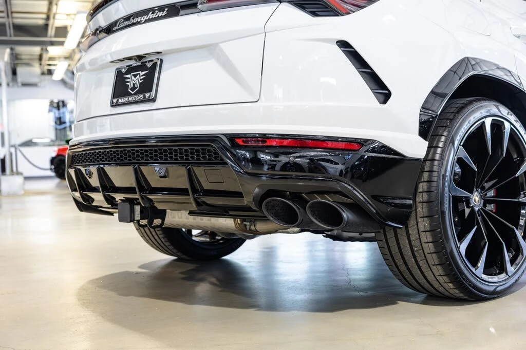 2022 Lamborghini Urus - Image 16 of 31