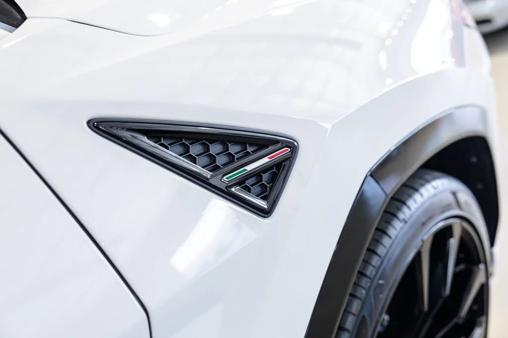 2022 Lamborghini Urus - Image 18 of 31