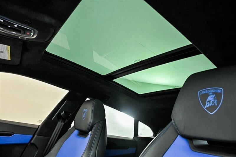 2022 Lamborghini Urus - Image 19 of 31