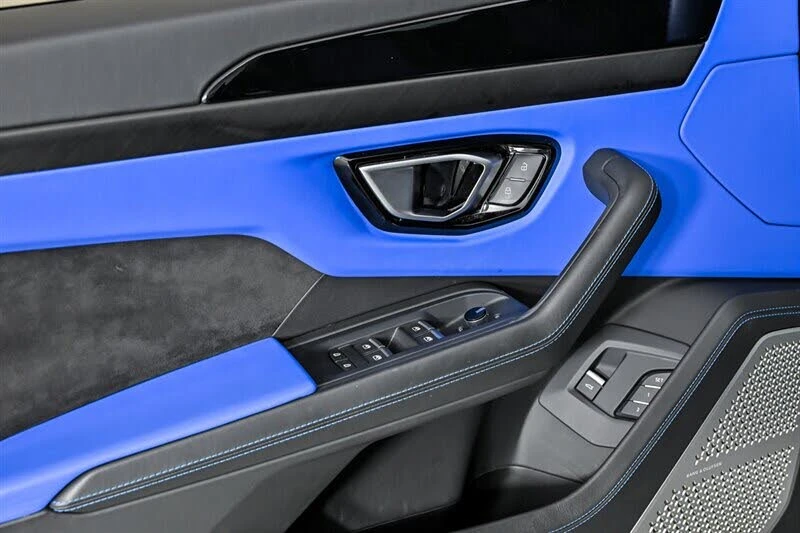 2022 Lamborghini Urus - Image 13 of 31