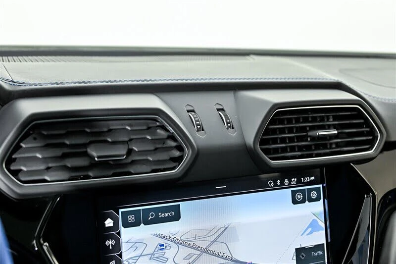 2022 Lamborghini Urus - Image 28 of 31
